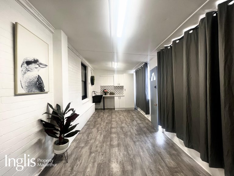 TWO BEDROOM FLAT!