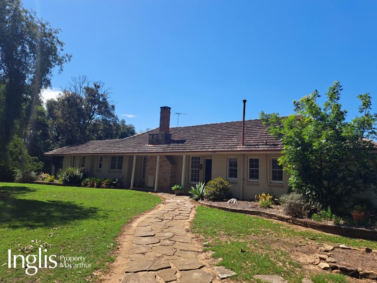 COUNTRY CHARM!
