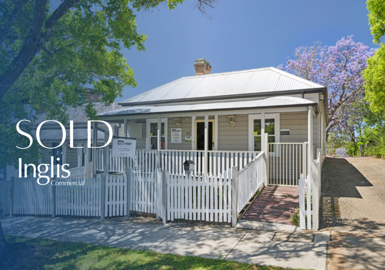 Classic Camden Cottage with Modern Touch & Rear Access!