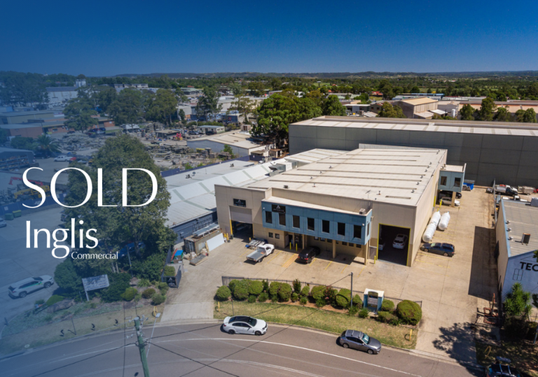 OCCCUPY OR INVEST: PREMIUM FREEHOLD IN TIGHTLY-HELD LOCATION!