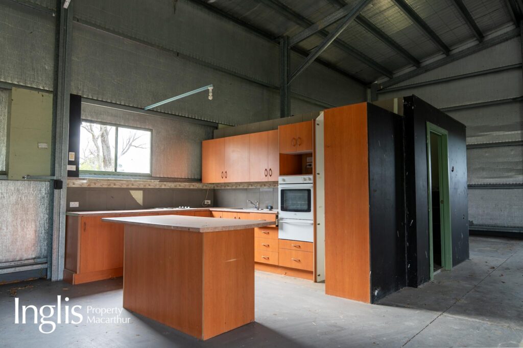 16 Westminster Place, RAZORBACK, NSW 2571