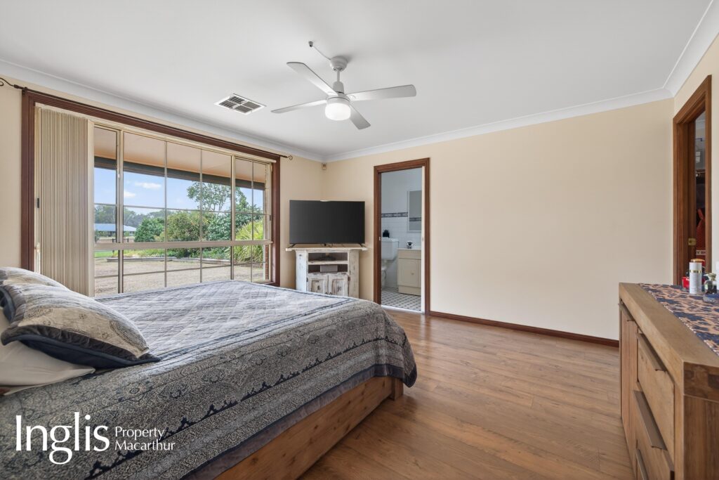 44 Centenary Place, CATHERINE FIELD, NSW 2557