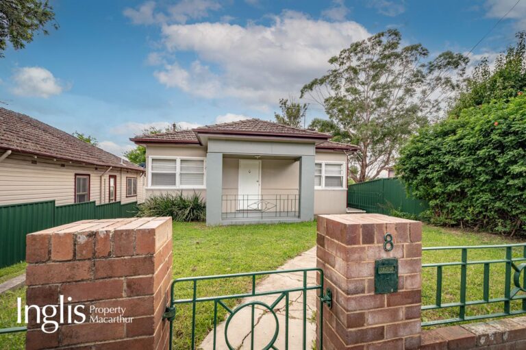 LIVE OR WORK IN THE HEART OF TOWN!