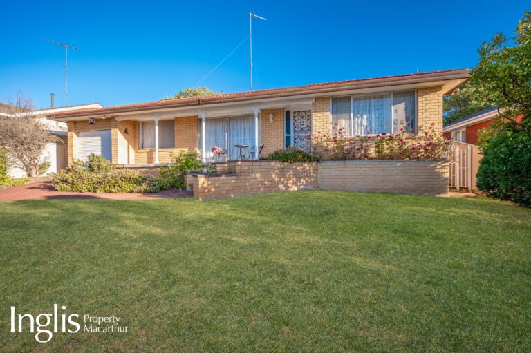 CLASSIC HOME LOCATED IN THE HEART OF BRADBURY!