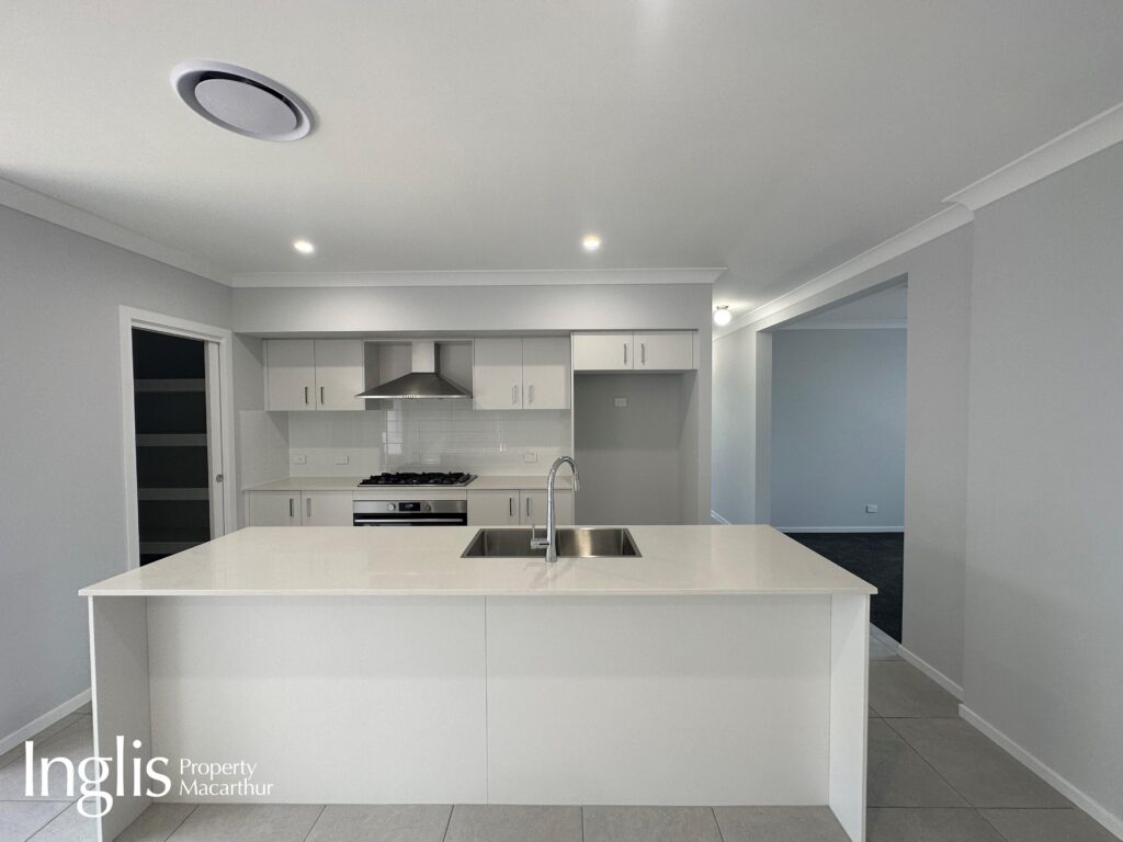 52 Rita Street, THIRLMERE, NSW 2572