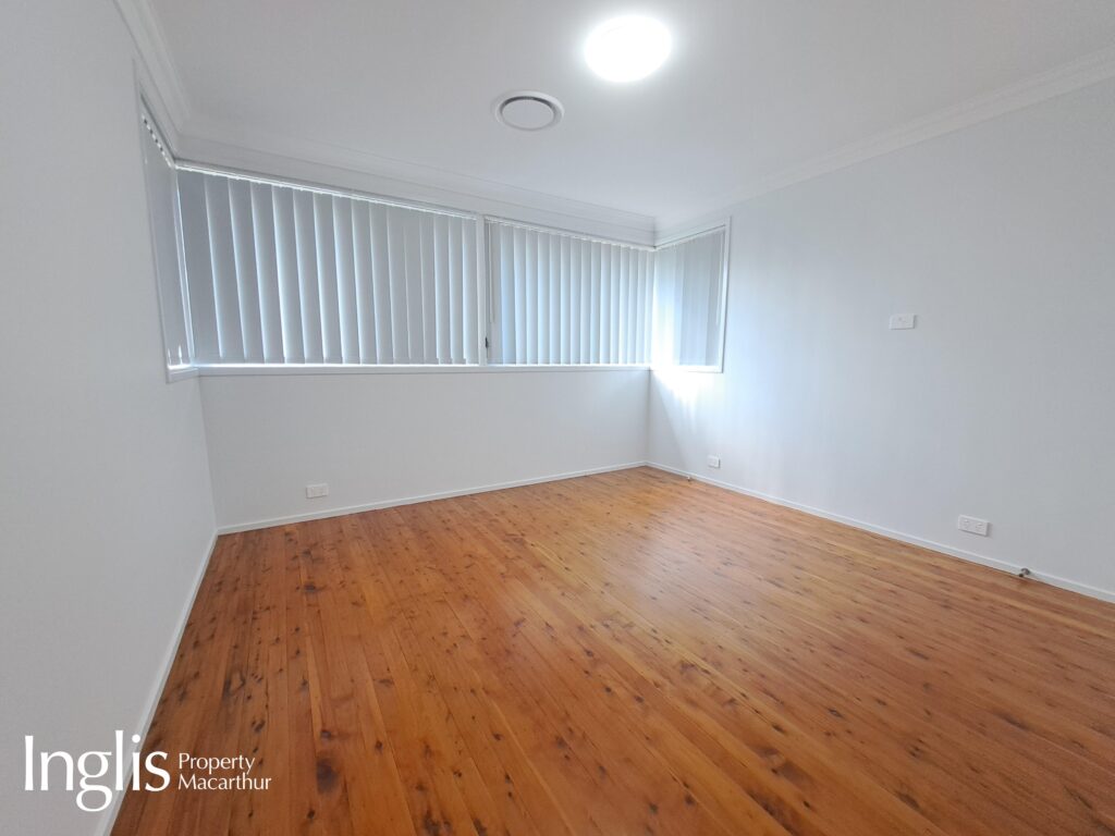 328 The Parkway, BRADBURY, NSW 2560
