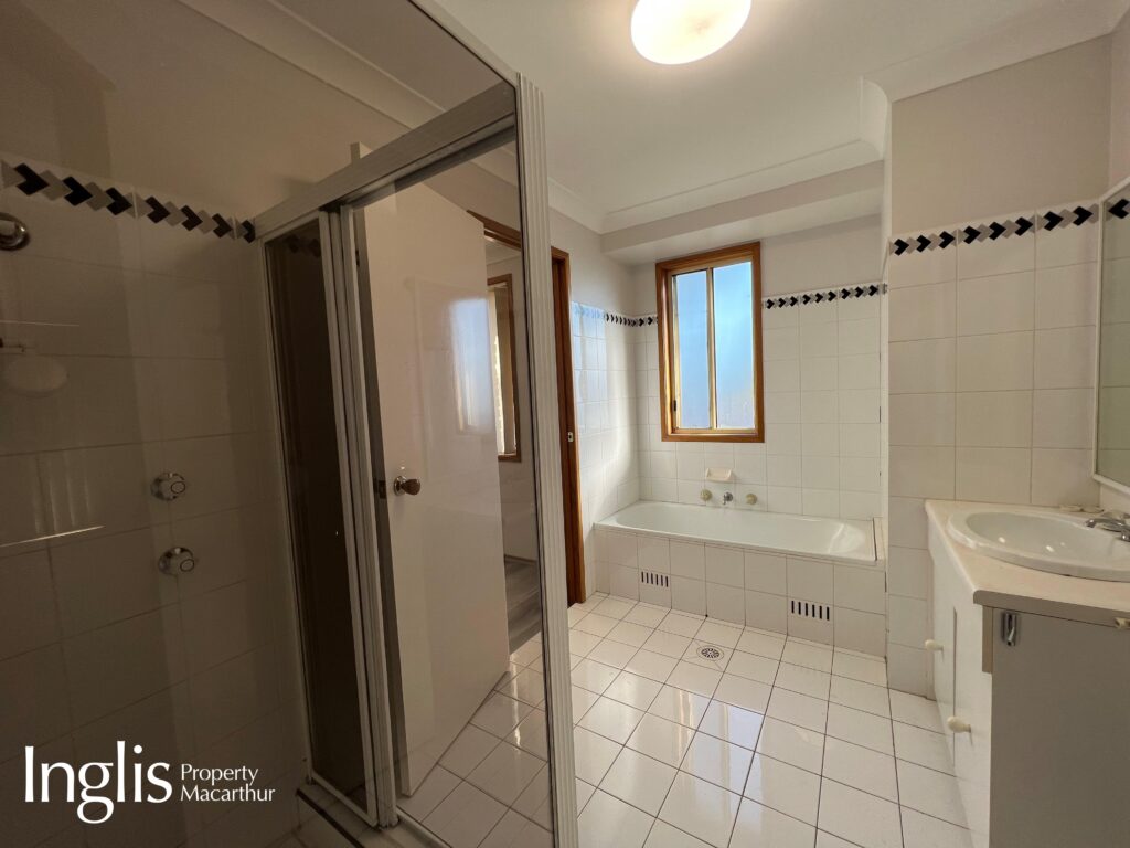 4 Cross Place, MOUNT ANNAN, NSW 2567