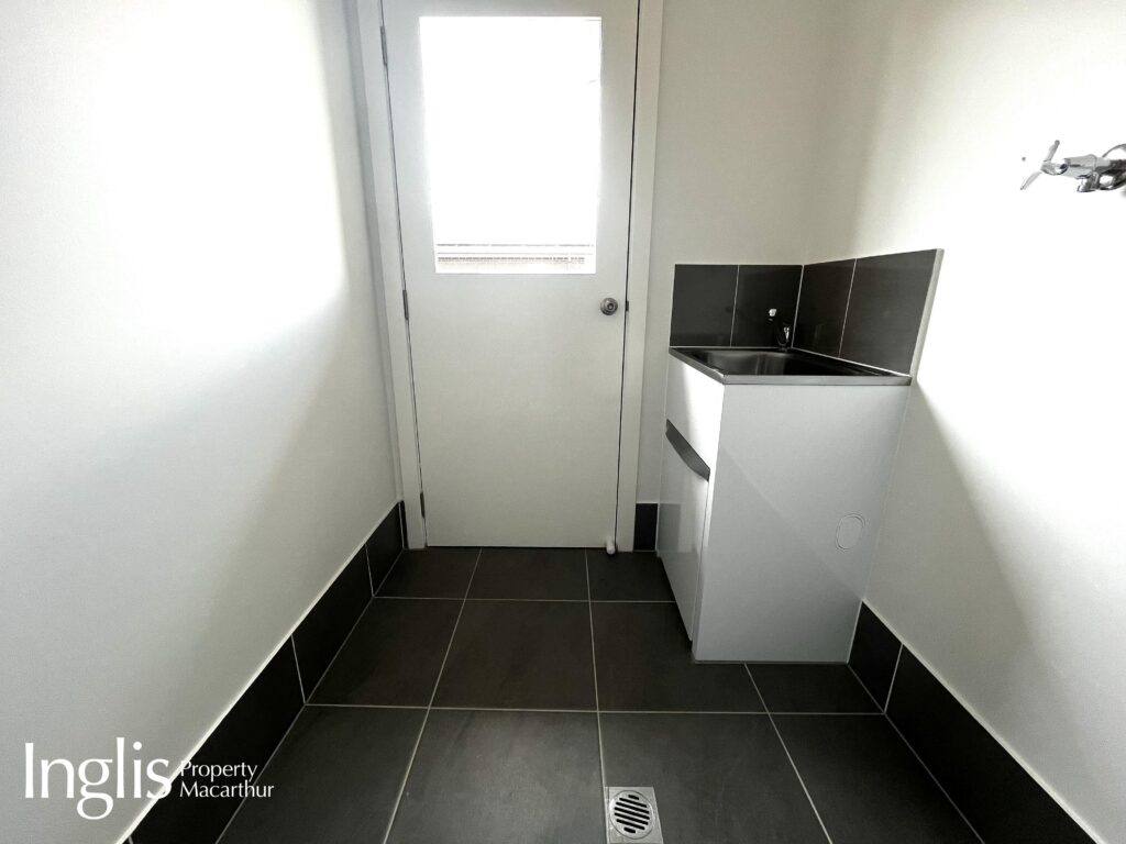 16 Hoxton Place, SPRING FARM, NSW 2570