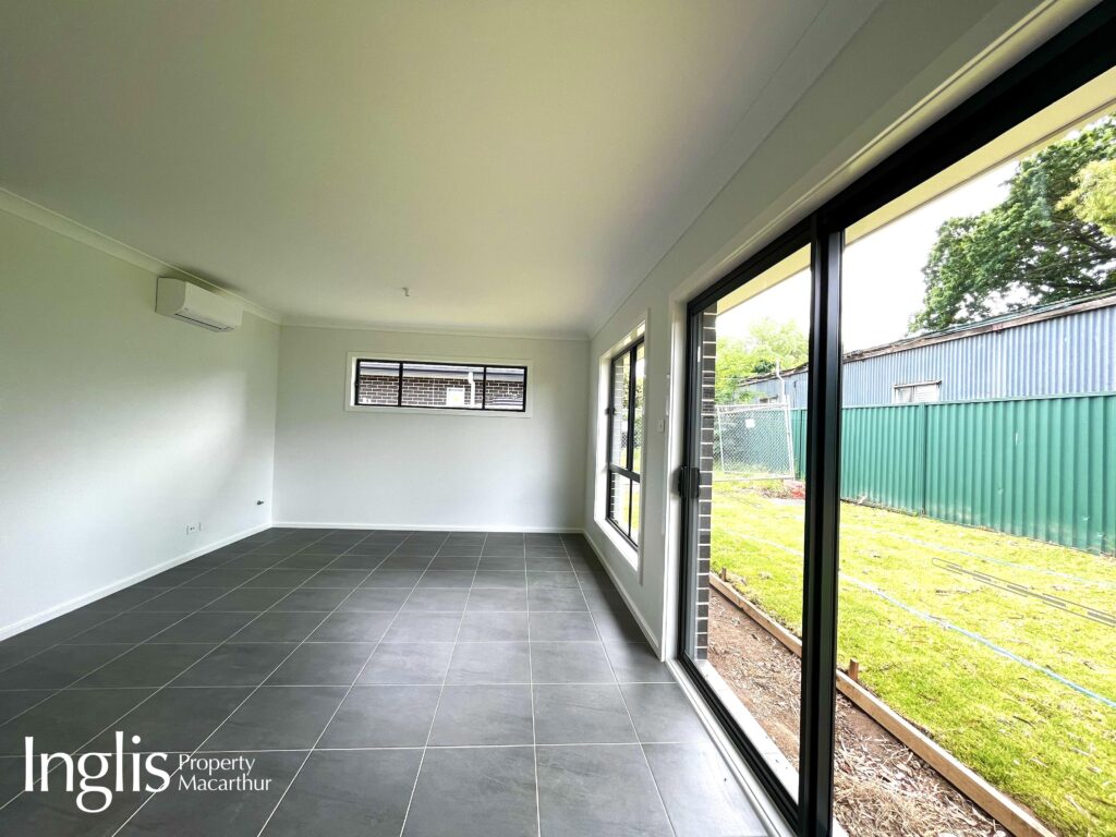 16 Hoxton Place, SPRING FARM, NSW 2570