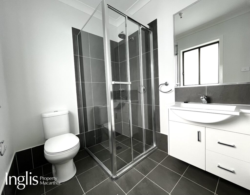 16 Hoxton Place, SPRING FARM, NSW 2570