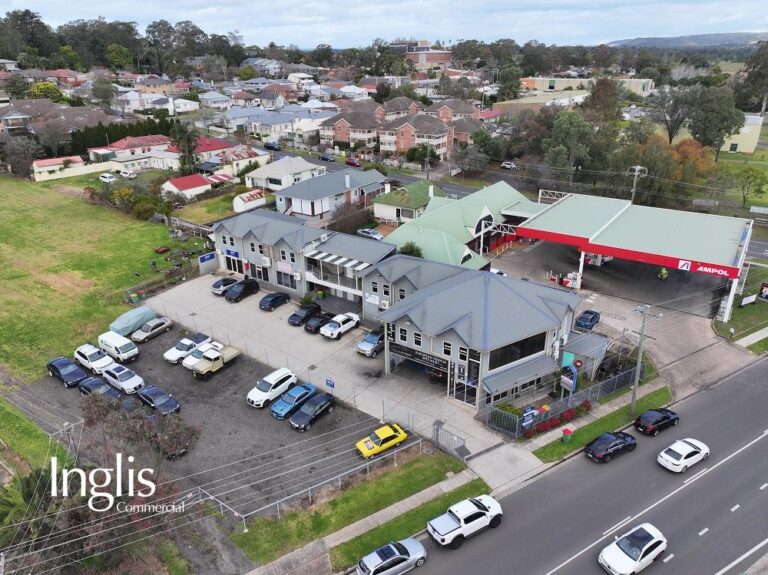 OCCUPY OR INVEST!  DA APPROVED FOR 3 TENANCIES